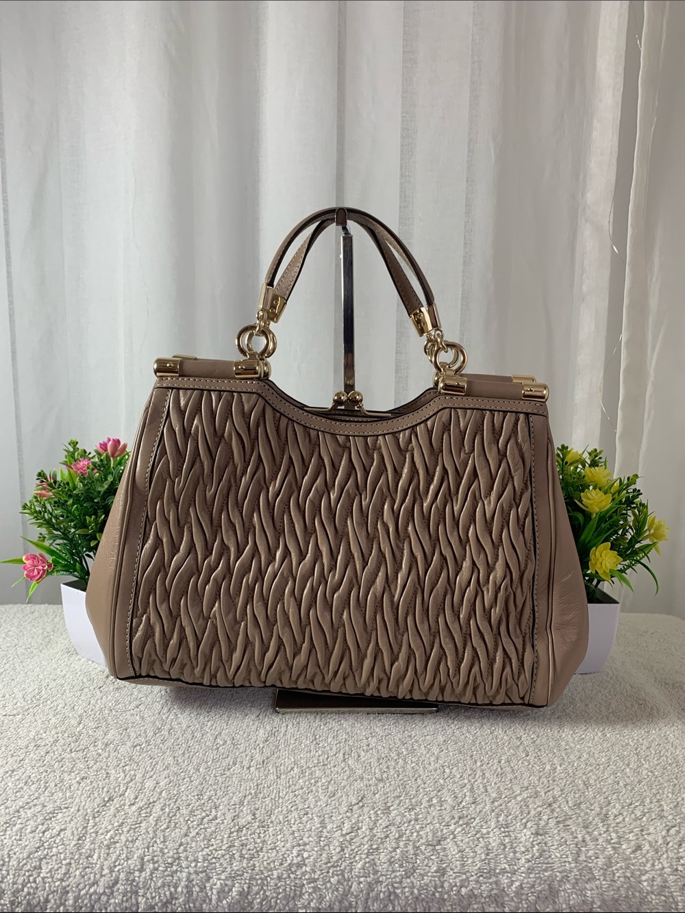GUC Coach Madison Gather Twist Camie Satchel L 12” x H 10” x D 3.5” - Picture 3 of 7
